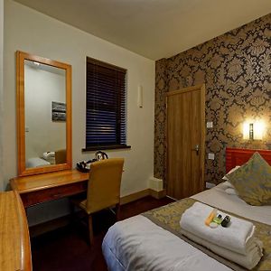 Single Room En-Suite